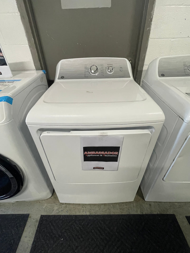 GE 27” (7.2 Cu.Ft) Electric Vented Dryer with SaniFresh cycle (White)
