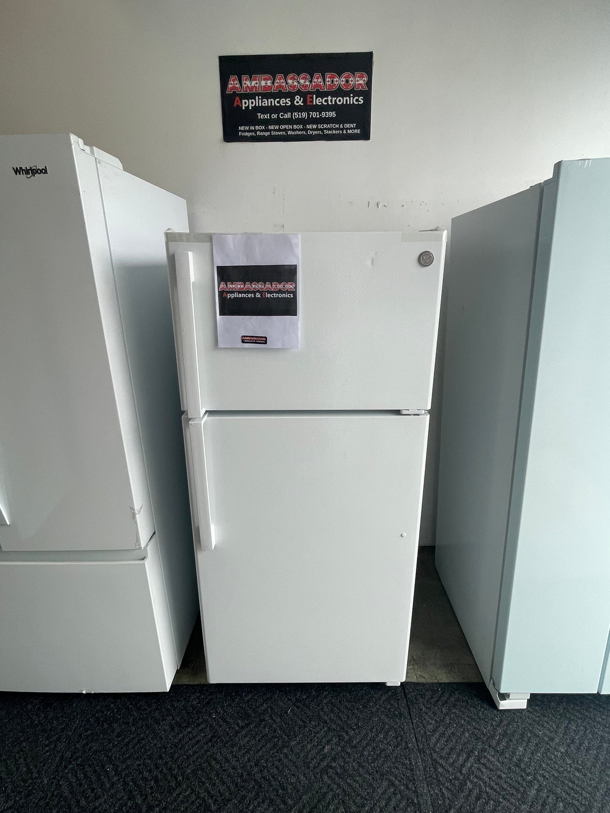 28” GE (15.6 Cu.Ft) Top Freezer Refrigerator (White)